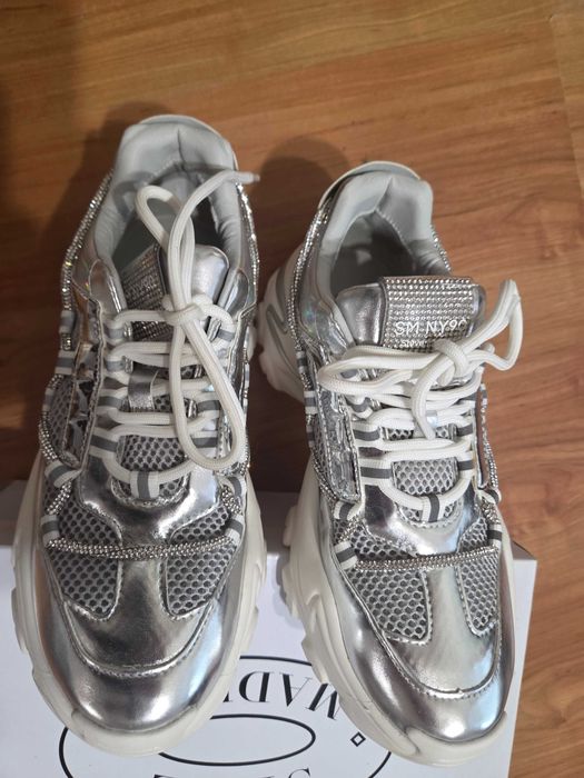 Сникърси Steve Madden