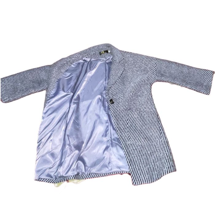 Пальто укороченное в полоску.