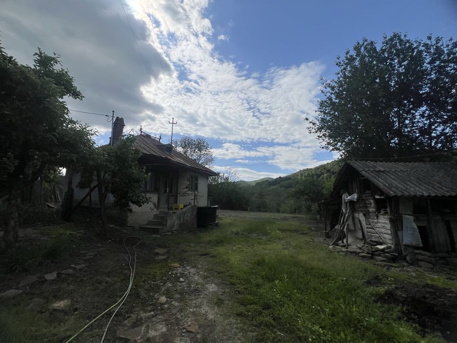 casa de vanzare in apropiere de valeni de munte