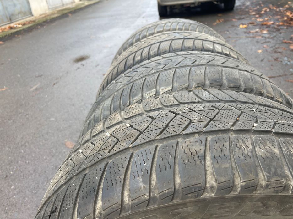 Cauciucuri de iarnă 235/45/18 Pirelli