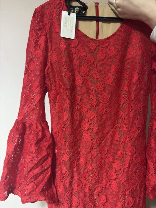 Платье красное