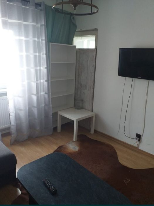 Închiriez garsonieră confort 1, Bulevardul Decebal, deasupra Galeriei de Artă, bloc recent reabilitat, lângă piața centrală  Deva.