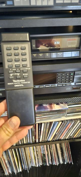 Cd player Technics SL P300 cu telecomandaAUDIOFILI