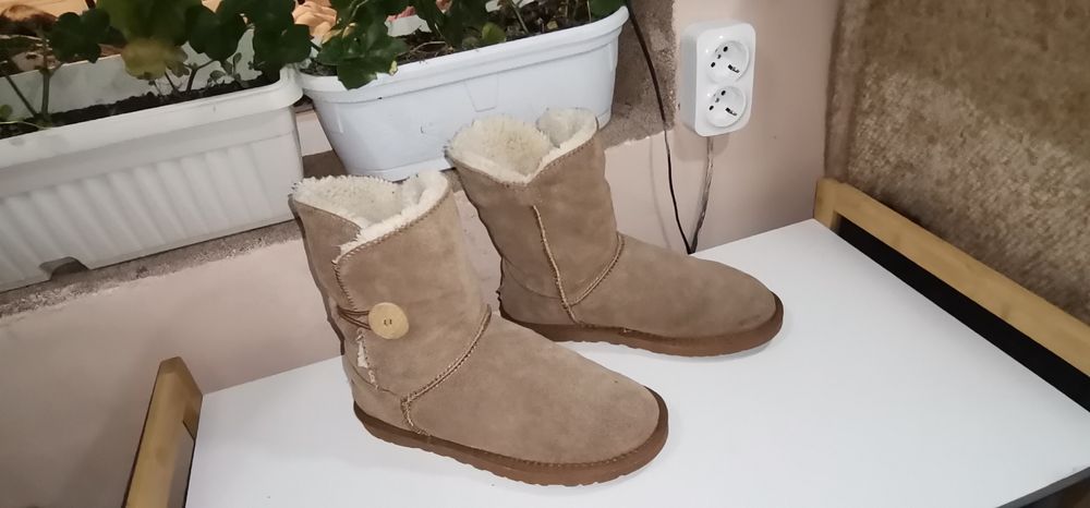 Ботуши апрески Ugg 38 н.