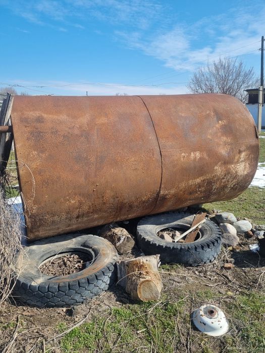 Продам емкость шести кубовый