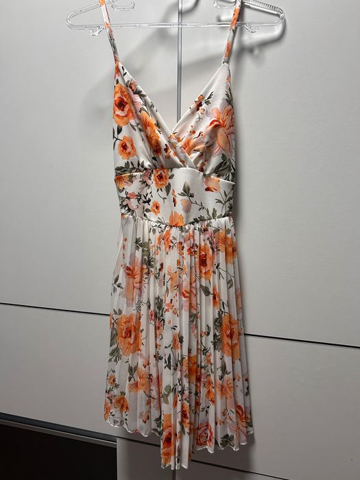 Продавам запазени рокли