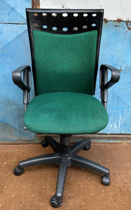 20 buc. Scaune birou diverse modele – preț avantajos (pret pt minim 5 buc); Scaun cu roti