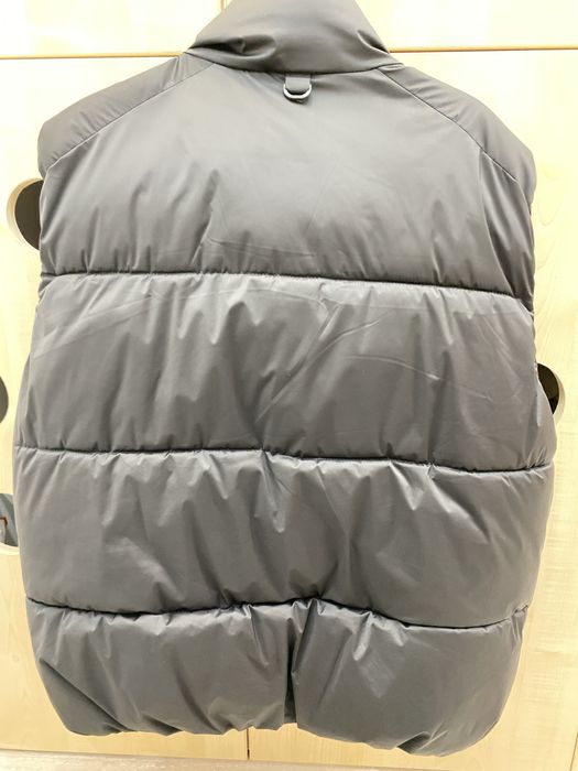 Vand vesta neagra Bershka