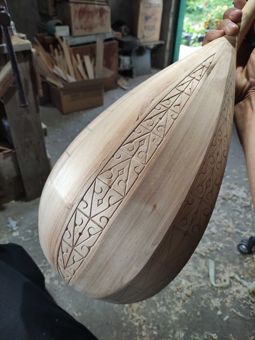 Домбыра ручной работы от мастера
