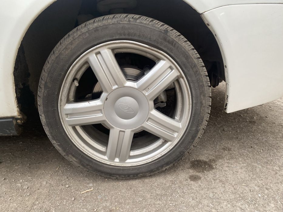 Продам Торусы с резиной на 16