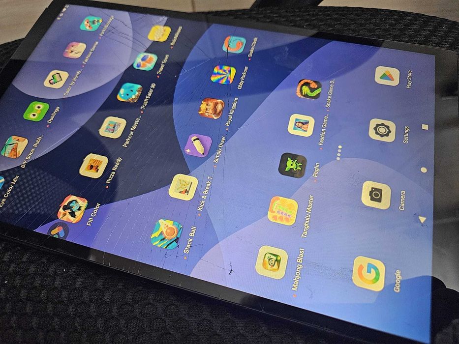 Tableta Lenovo Tab M10 HD TB-X306F, ecran spart