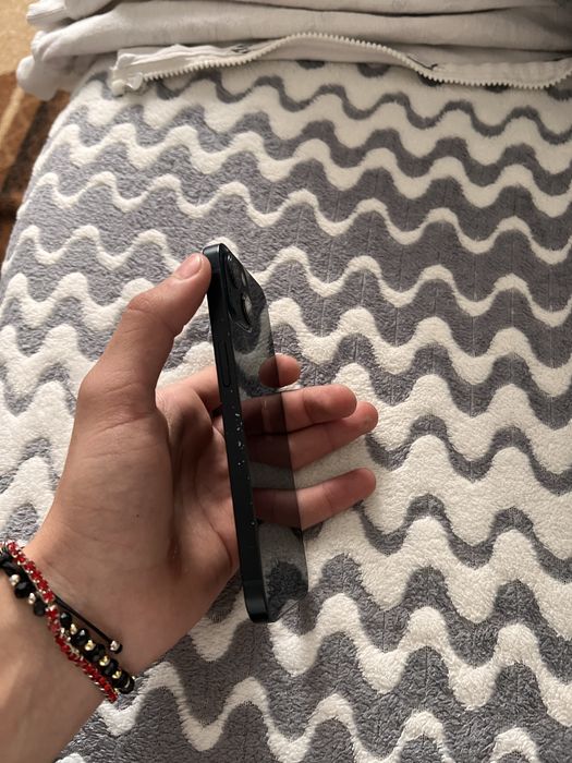 Vand iphone 13 .