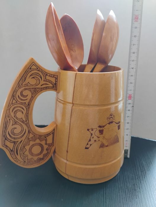 Винтидж декоративна дървена халба с лъжици