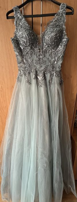 Бутикова бална рокля