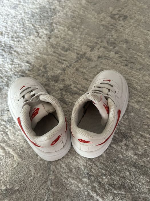 Adidasi Nike masura 22, impecabili