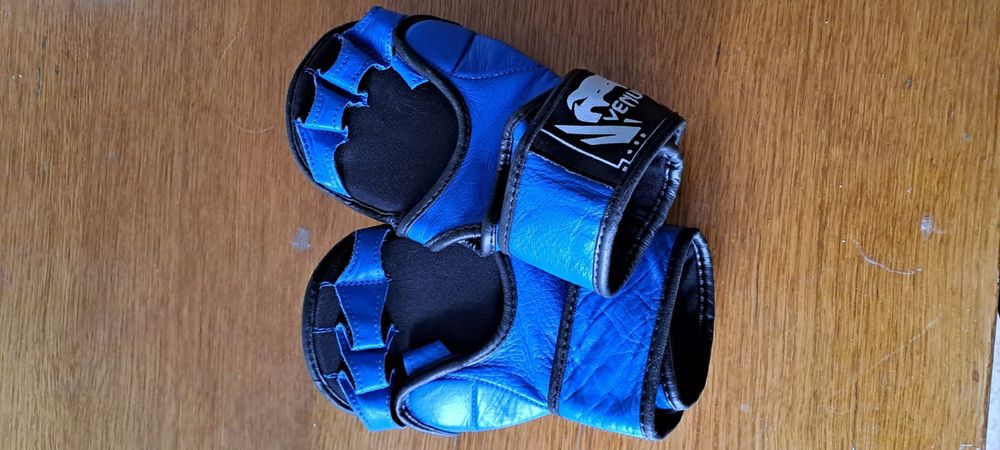 Продам перчатки для единоборств