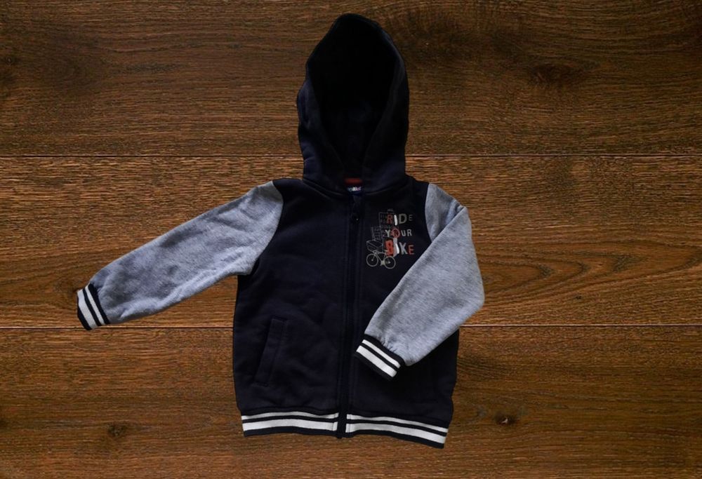 Бомбер на флисе на 2-4 года