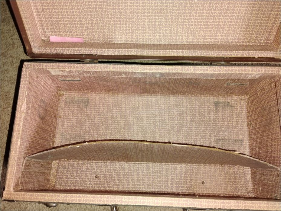 Geamantan carton vechi