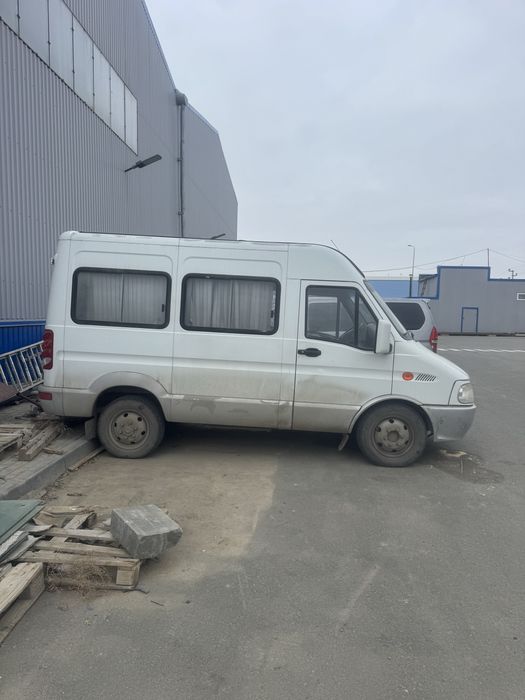 Продам автобус 10 мест. 3л. Дизель.