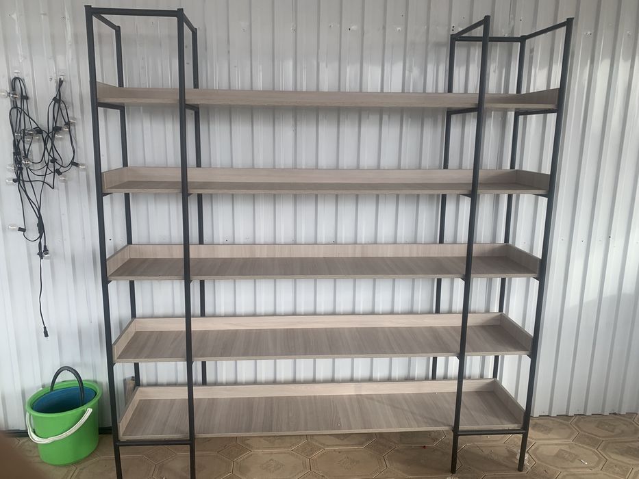 Витринные полки для магазина