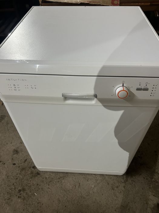 Продавам съдомиялна машина INTUITION – изправна