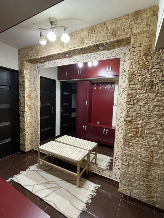 Inchiriez apartament o camera zona Vlaicu