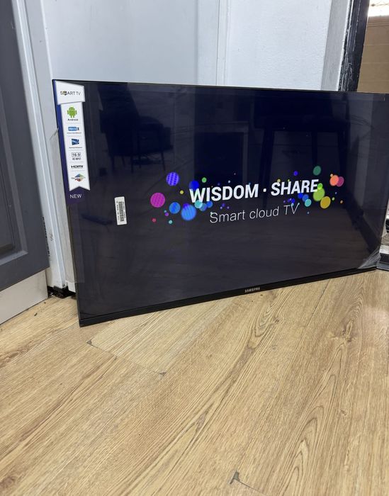 НОВЫЙ  Samsung 110 см smart tv телевизор