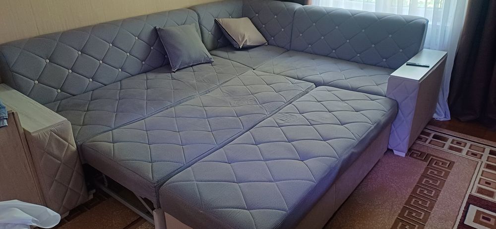 Срочно продаётся Мягкий уголок 2.80/ 2.30