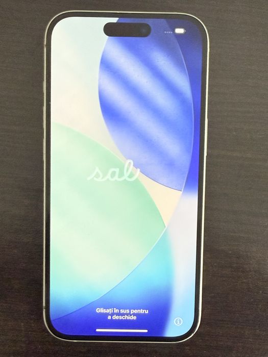 Iphone 15 green