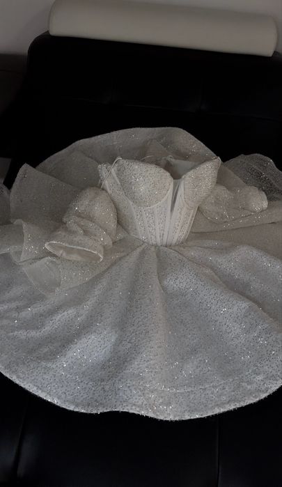 Rochie albă cu paiete