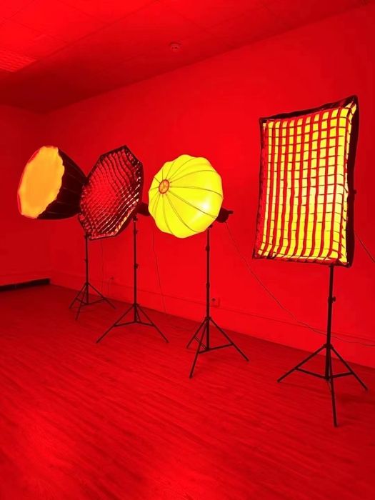 Софтбокс с 100W RGB лампой | 100W RGB chiroq softbox