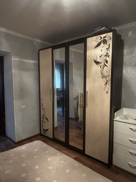 Платяной шкаф б/у