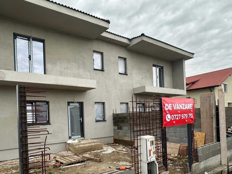 Duplex Mosnita Noua ,despartit prin zid dublu