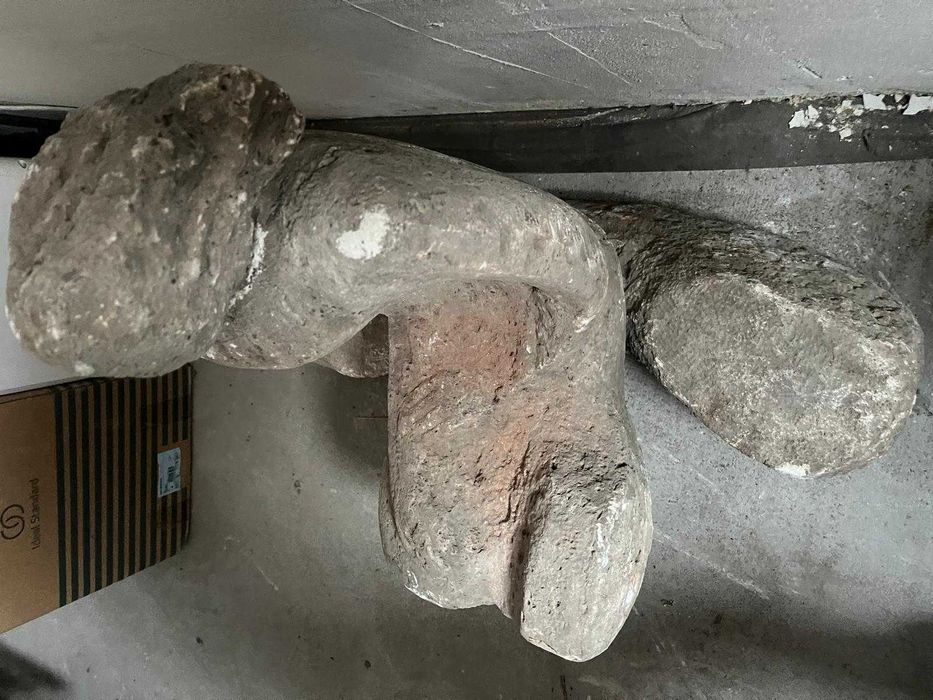 Vand statueta din piatra
