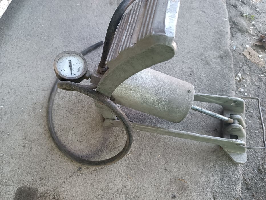 Продам ножной насос