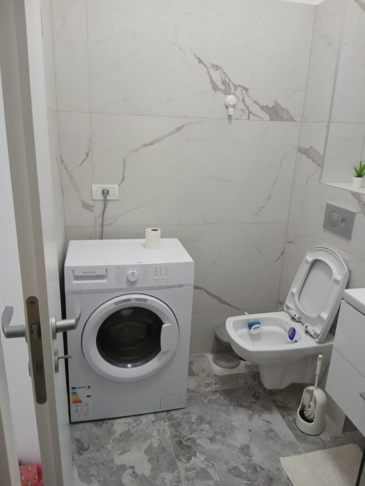 Închiriez apartament cu două camere Giroc