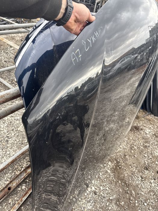 Преден капак за Audi A7 чукнат