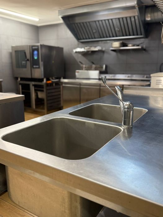 Продава се успешно работещо бистро/ресторант