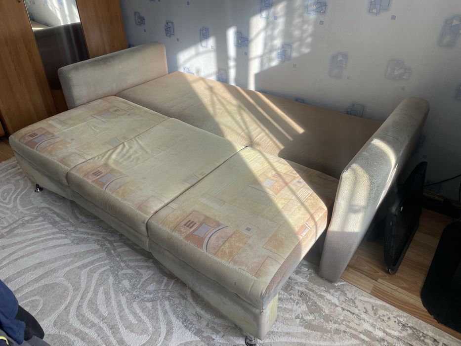 Продам диван в хорошем состоянии