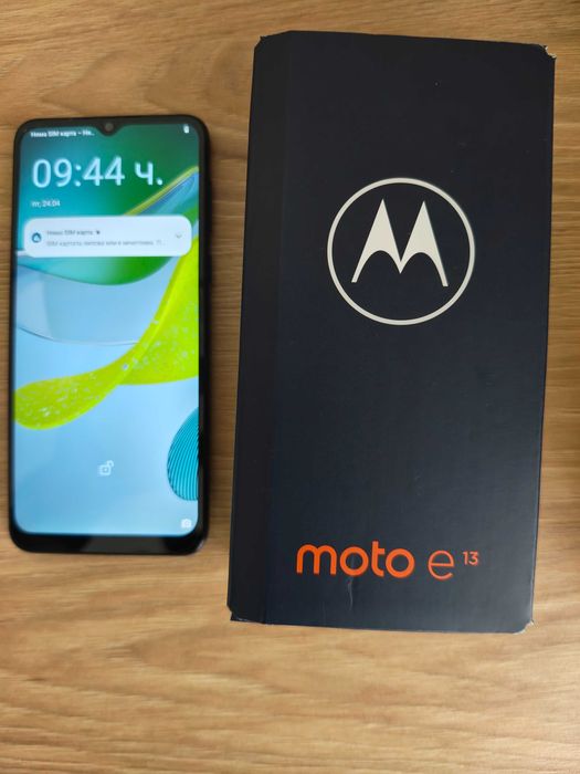 Продавам смартфон Motorola Moto E13