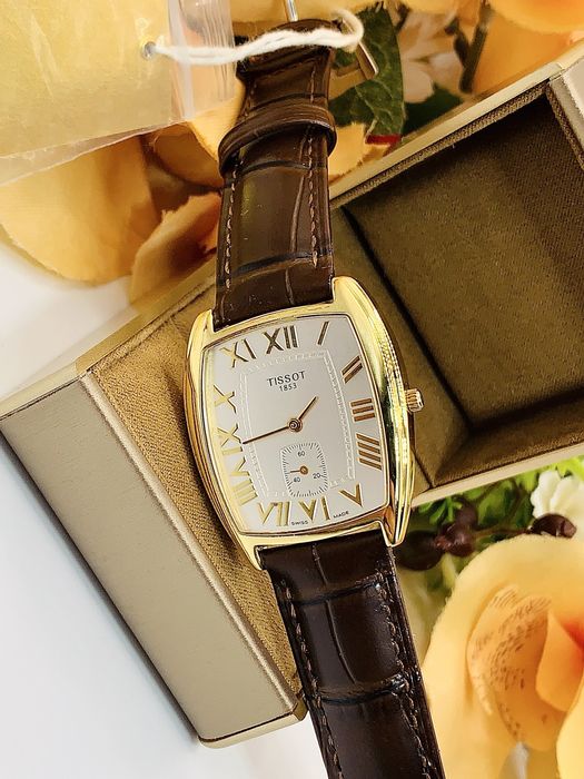 Фирменные Швейцарские заводские золотые часы Tissot