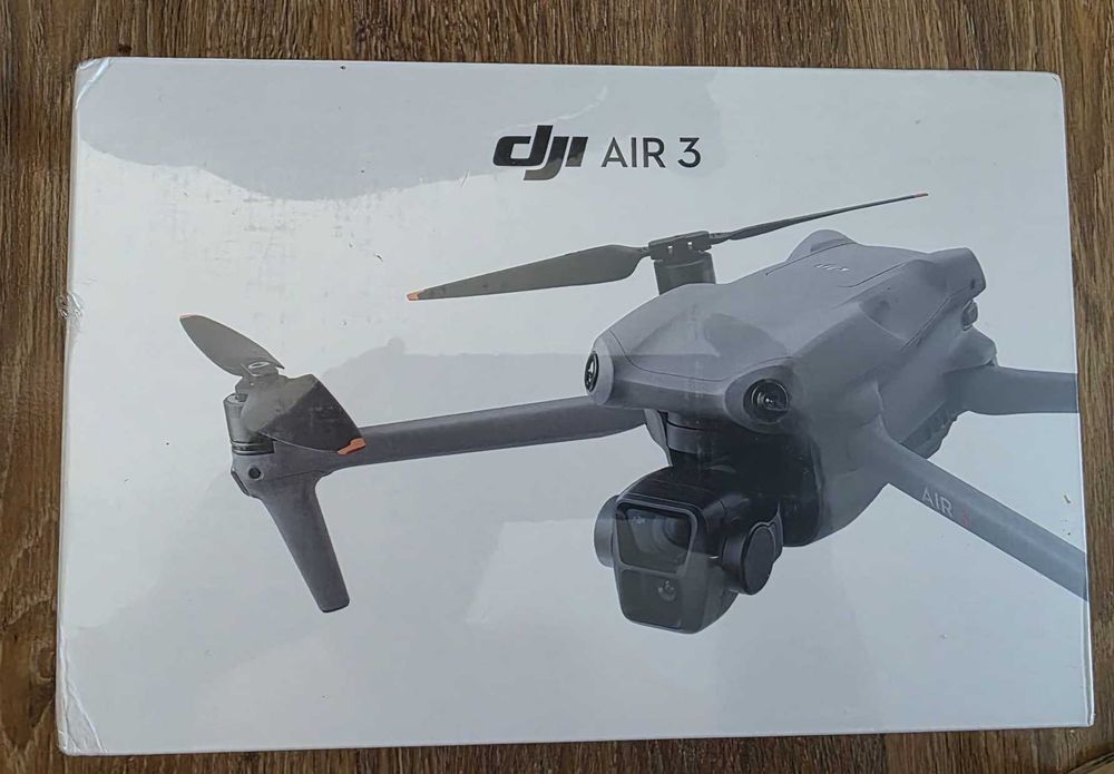 Drona DJI Air 3 (DJI RC-N2)