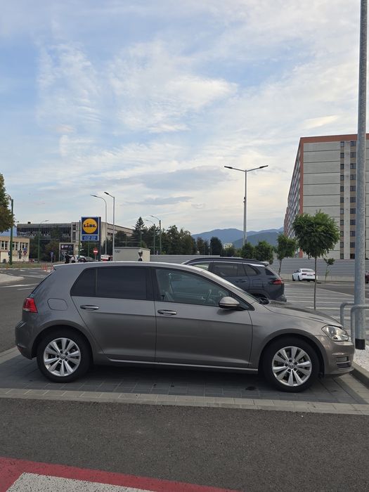 Vând Volkswagen Golf 7, 1.4 benzină , 2017, 168576 km.
Alte detalii la telefon: 0728613151