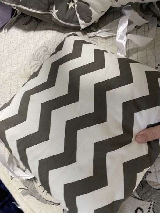 Продам бортики на детскую кроватку