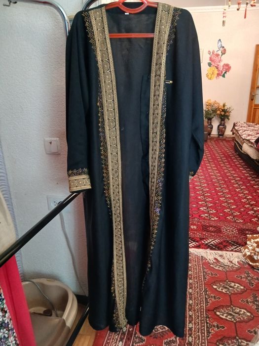 ХАЛАТ,ПЛАТЬЕ,привозной из ДубаяизДубая,,ночая 1 раз одевали на счадьбу