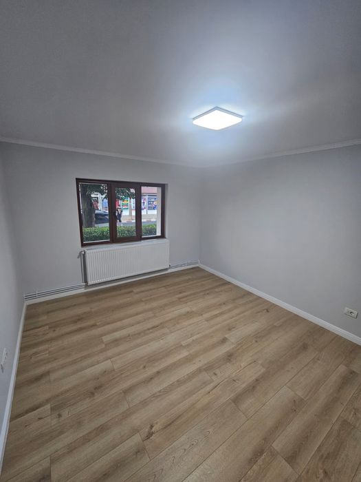 Vand apartament cu 2 camere