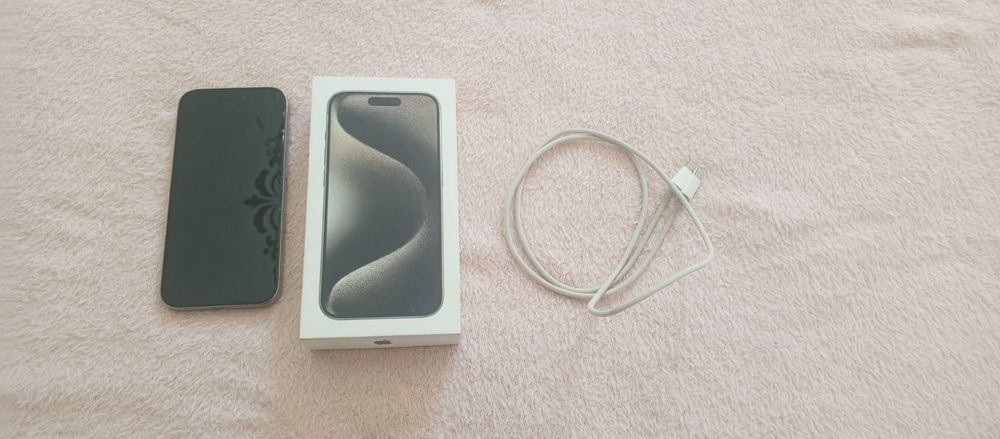 Iphone 15 pro в хорошем состояний