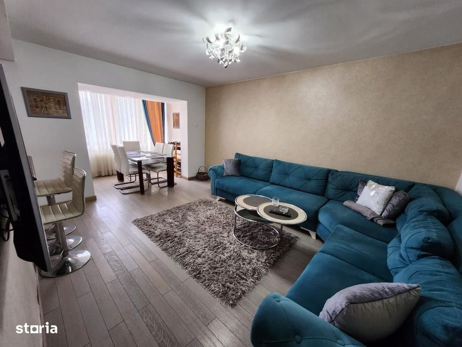 De vanzare Apartament 4 camere, zona Cetate Liceul Sportiv.