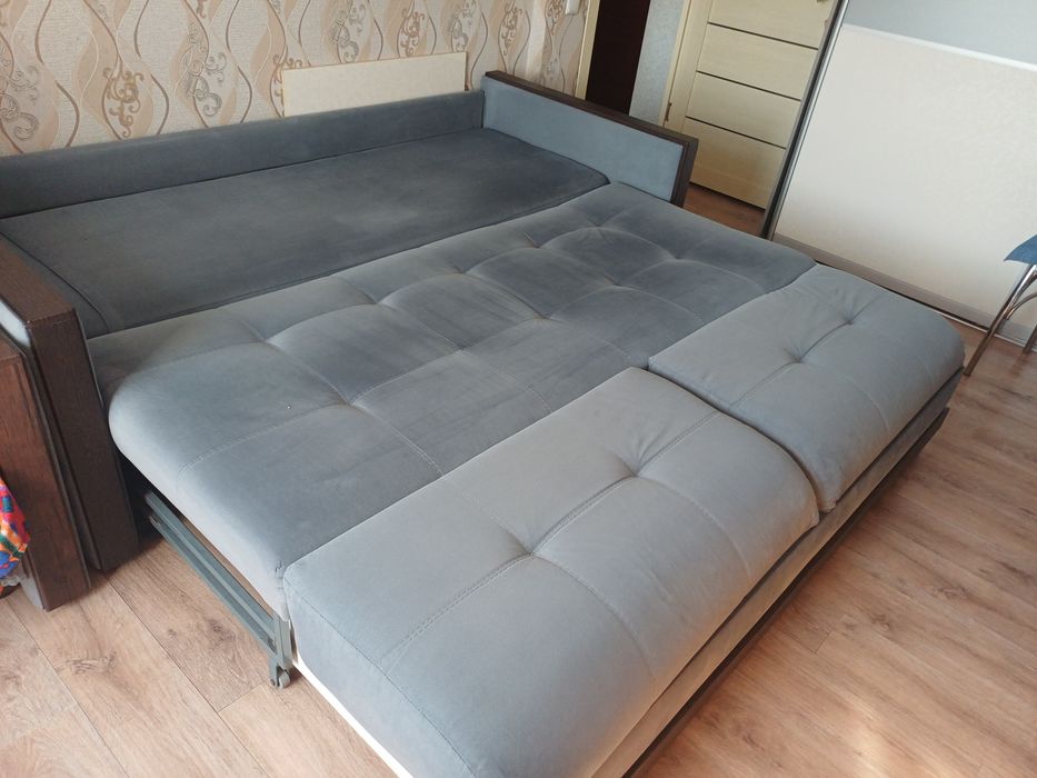 Продам современный  диван