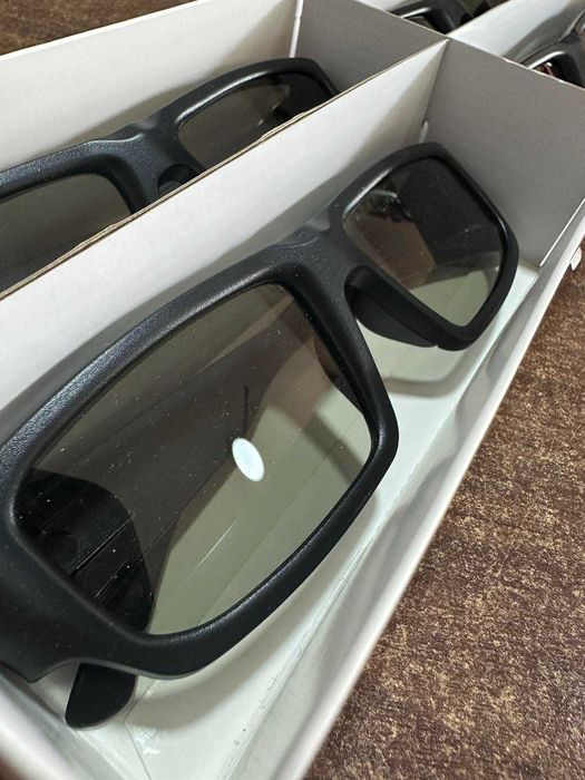 Продавам комплект 3D очила